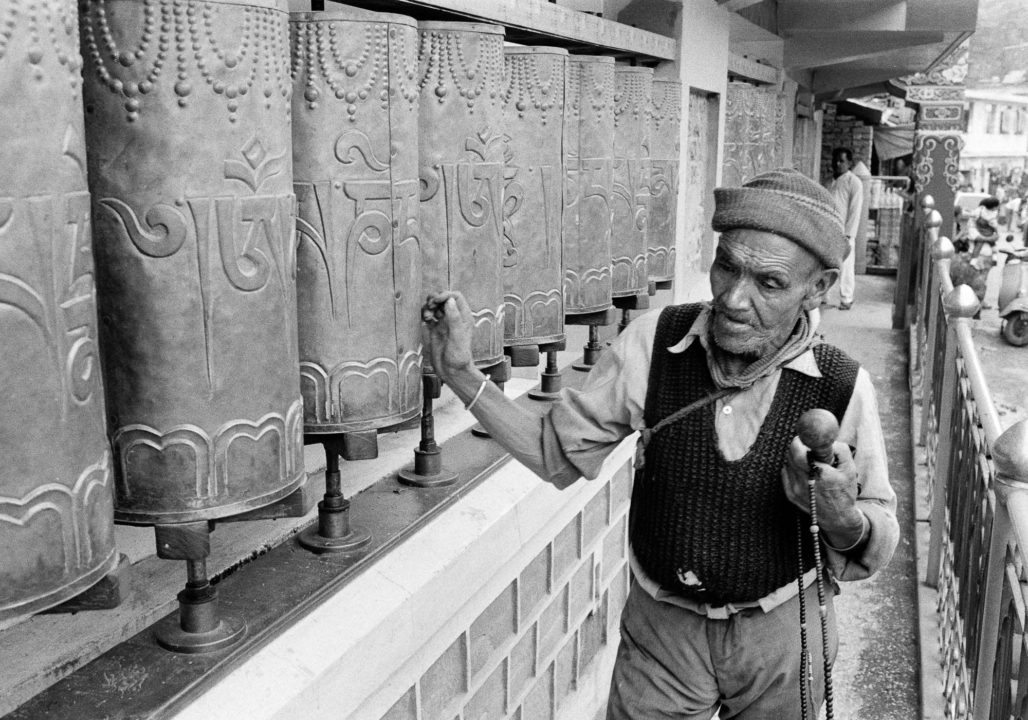 Tibetans in dharmsala 39
