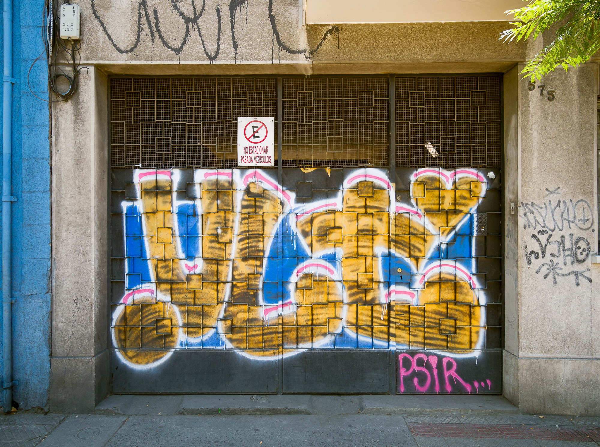 Santiago Signs 29