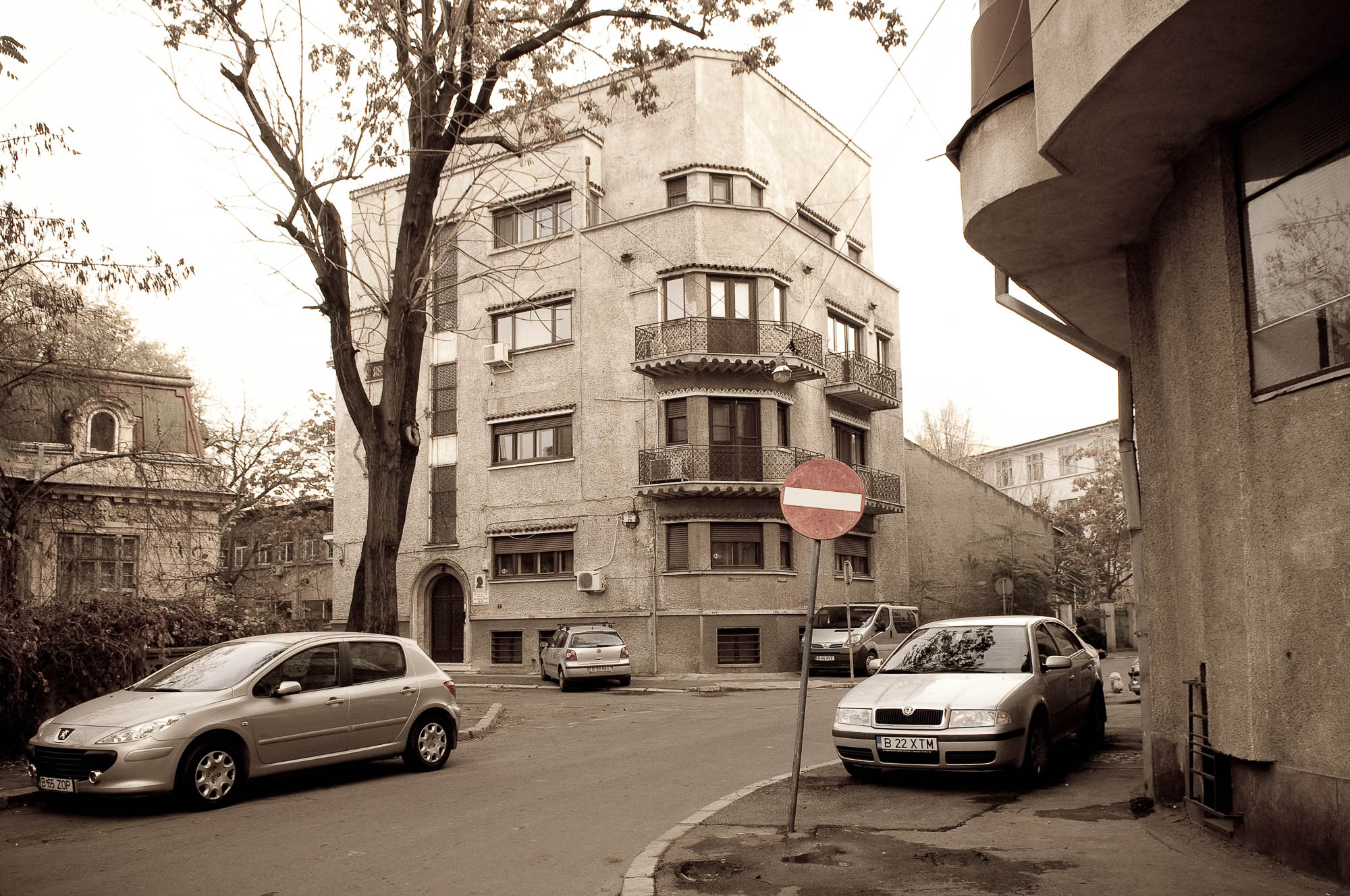 Bucharest decay 3