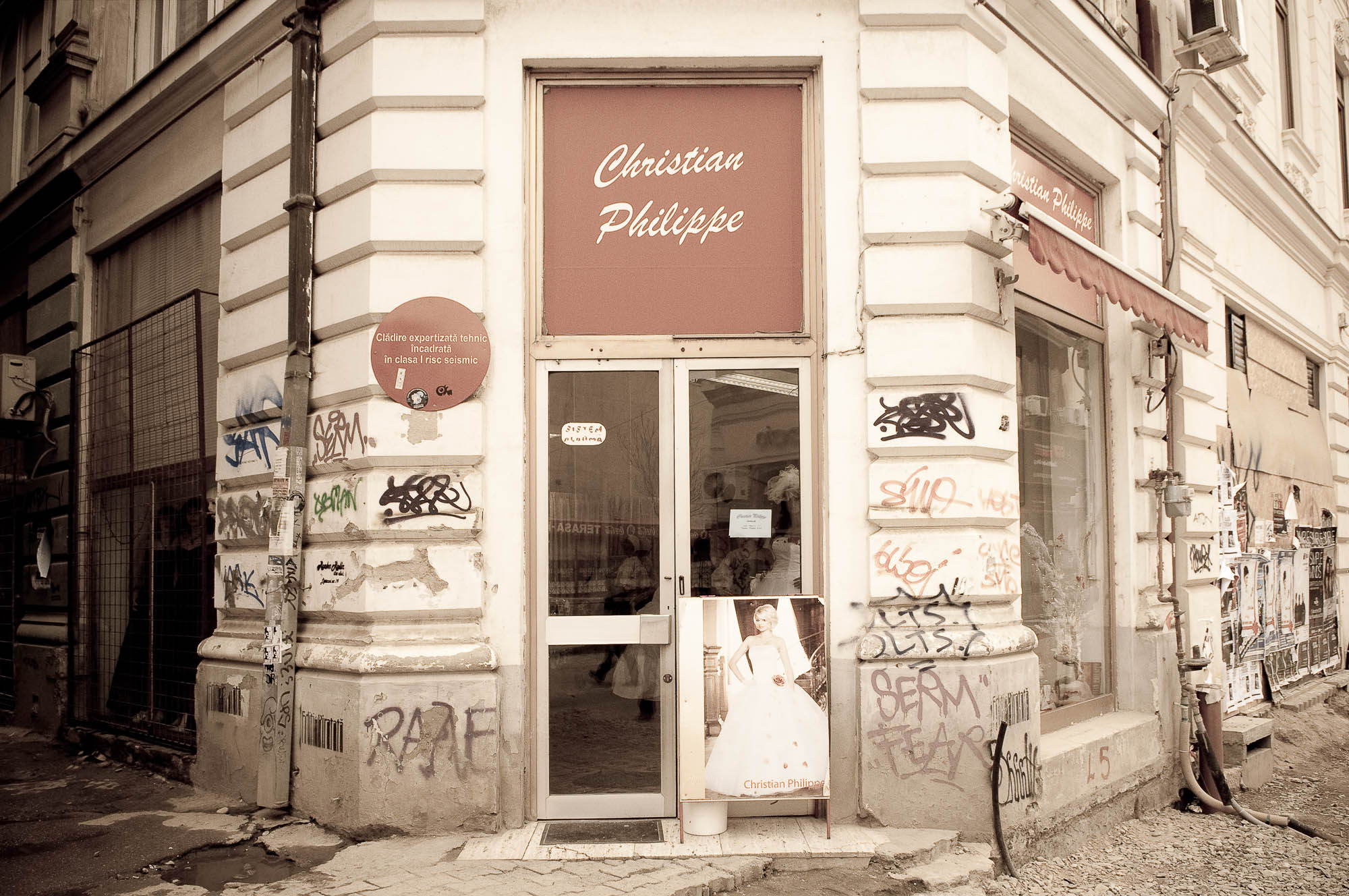 Bucharest decay 26